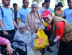 Kapolda Sulteng Bagikan Ratusan Sembako dan Kursi Roda di Aksi Kemanusiaan Bhayangkara Otomotif