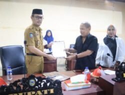 Sekda Zulfinasran Terima Hasil Laporan Pansus Anggota DPRD pada Masa Sidang II Tahun 2025