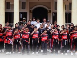 Tim Karate LEMKARI Parigi Moutong Dilepas Bupati untuk Berlaga di Palu