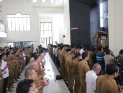 Bersama Gubenur, Massa Aksi di Sulteng Gelar Sholat Gaib untuk Almarhum Affan Kurniawan