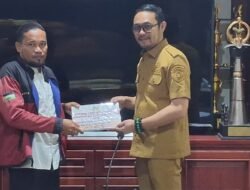 Sekda Zulfinasran Wakili Bupati Serahkan Hibah Keagamaan kepada 11 Pondok Pesantren di Parigi Moutong