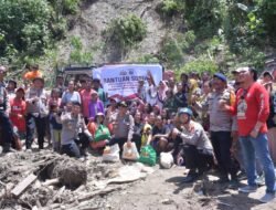 Gandeng Komunitas Otomotif, Kapolda Sulteng Lepas 500 Paket Bansos untuk Korban Banjir Labuan Toposo