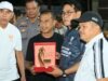 Inisiasi Piala Bergilir Semua Jenjang Pelajar, Erwin Burase Terima Penghargaan Tokoh Penggerak Futsal Daerah