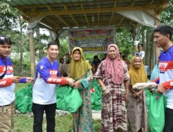 Hari Bhayangkara ke-80, Polda Sulteng Salurkan 160 Paket Bantuan untuk Warga dan Pelajar di Desa Bale