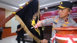 Jelang Hari Bhayangkara ke-80, Polda Sulteng Teguhkan Integritas Personel Lewat Tradisi Pencucian Pataka