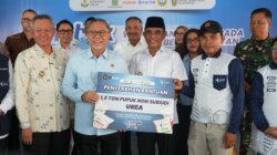 Menko Pangan dan Gubernur Sulteng Serahkan Bantuan Pupuk di Sigi, Perkuat Dukungan bagi Produktivitas Petani
