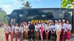 Bus Brimob Polda Sulteng Fasilitasi Tirta Yatra Siswa Hindu SMADANI, Wujud Dukungan bagi Pendidikan dan Keagamaan