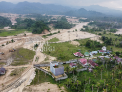 Akui Banjir Desa Air Panas Akibat Aktivitas Tambang Ilegal, Dihadapan Warga Wabup Sebut Pengawasan Polisi dan Jaksa