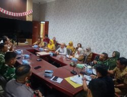 HUT ke-81 RI di Parigi Moutong, TNI-Polri Bergantian Bertugas dalam Upacara Pengibaran dan Penurunan Bendera