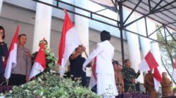 Semarak HUT ke-81 RI, Wabup Parimo Canangkan Gerakan Pembagian Bendera Merah Putih
