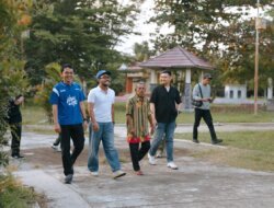 Sentuhan Kebaikan Di Balik Dinding Kain untuk Keluarga yang Bertahan