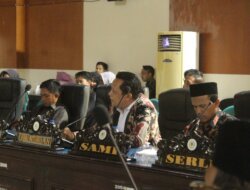 DPRD Parimo Soroti Ketimpangan Seragam Gratis, Disiplin Pegawai Sekretariat Ikut Dikritik
