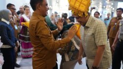 Gubernur Anwar Hafid Sambut Kapolda Sulteng Rizal Irawan di Bandara Mutiara SIS Al-Jufri
