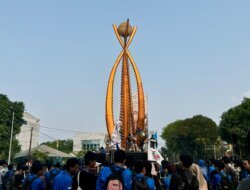 Aksi Mahasiswa Untad di Titik Nol Kota Palu, Desak Karhutla jadi Bencana Nasional dan Soroti Dana Transfer ke Daerah